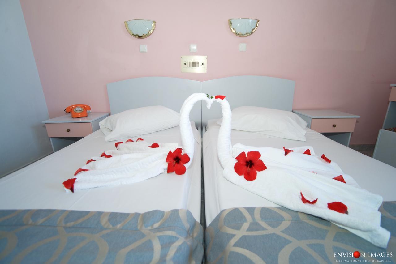 Frosini Hotel ランピ エクステリア 写真